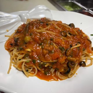 Pasta Puttanesca (Pasta)
